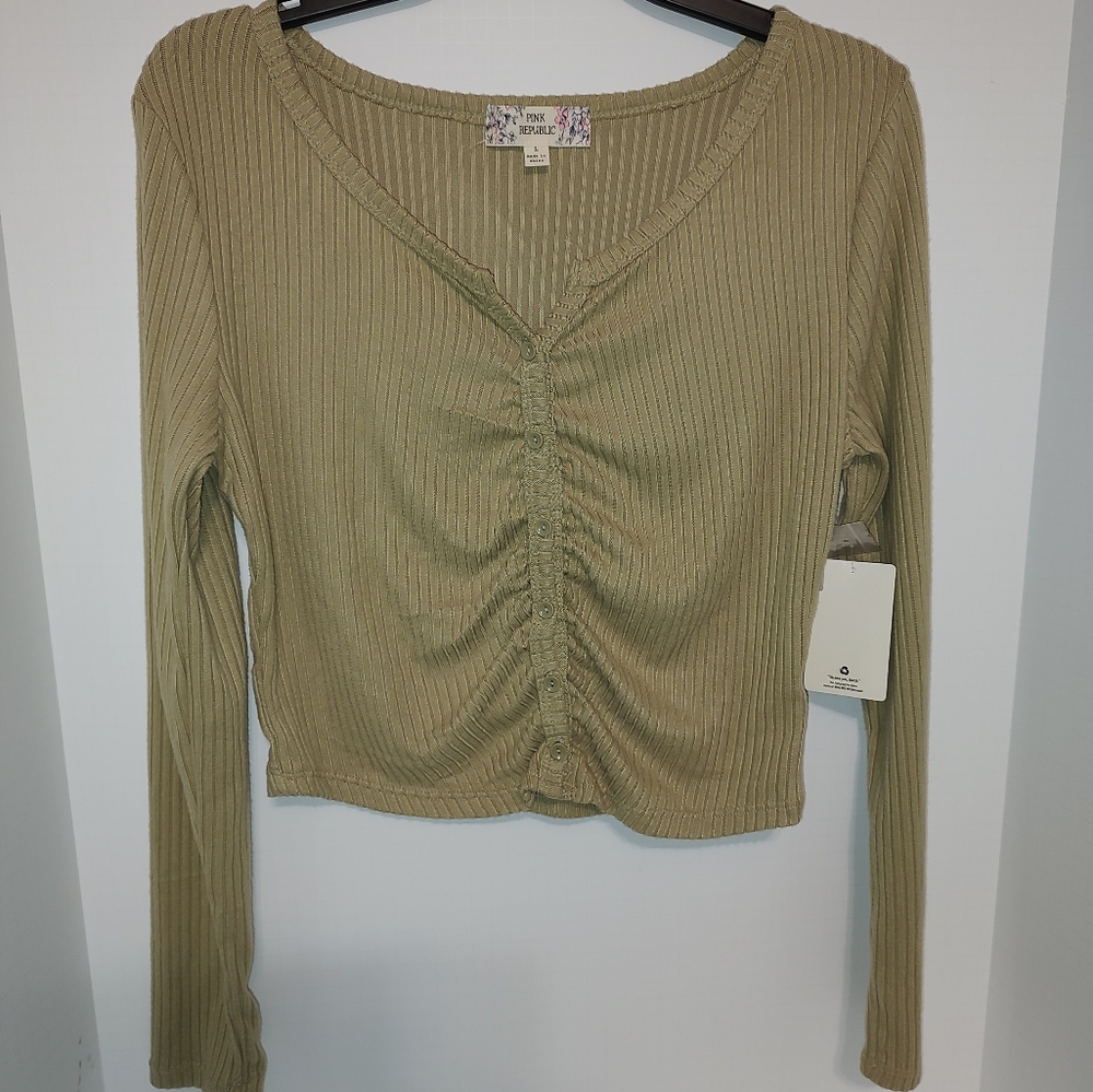 Pink Republic Long Sleeve Cropped Top in Dusty Moss sz L